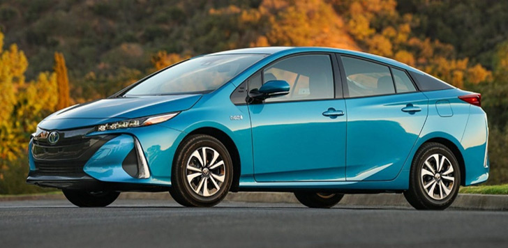 Toyota, 2025 yılına kadar 1 milyon elektrikli araç satışı yapmayı hedeflediklerini belirtti.