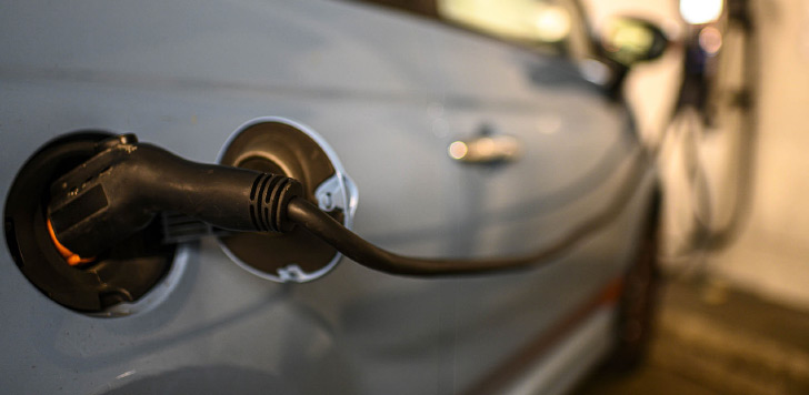 EV ve İçten Yanmalı Araçlar Arasındaki Performans Farkı